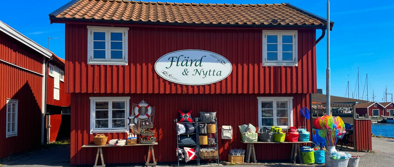 Flärd & Nytta – den röda sjöboden på Smögenbryggan